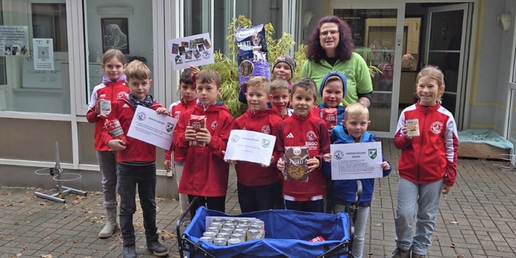 Gruppenbild mit Spenden BB